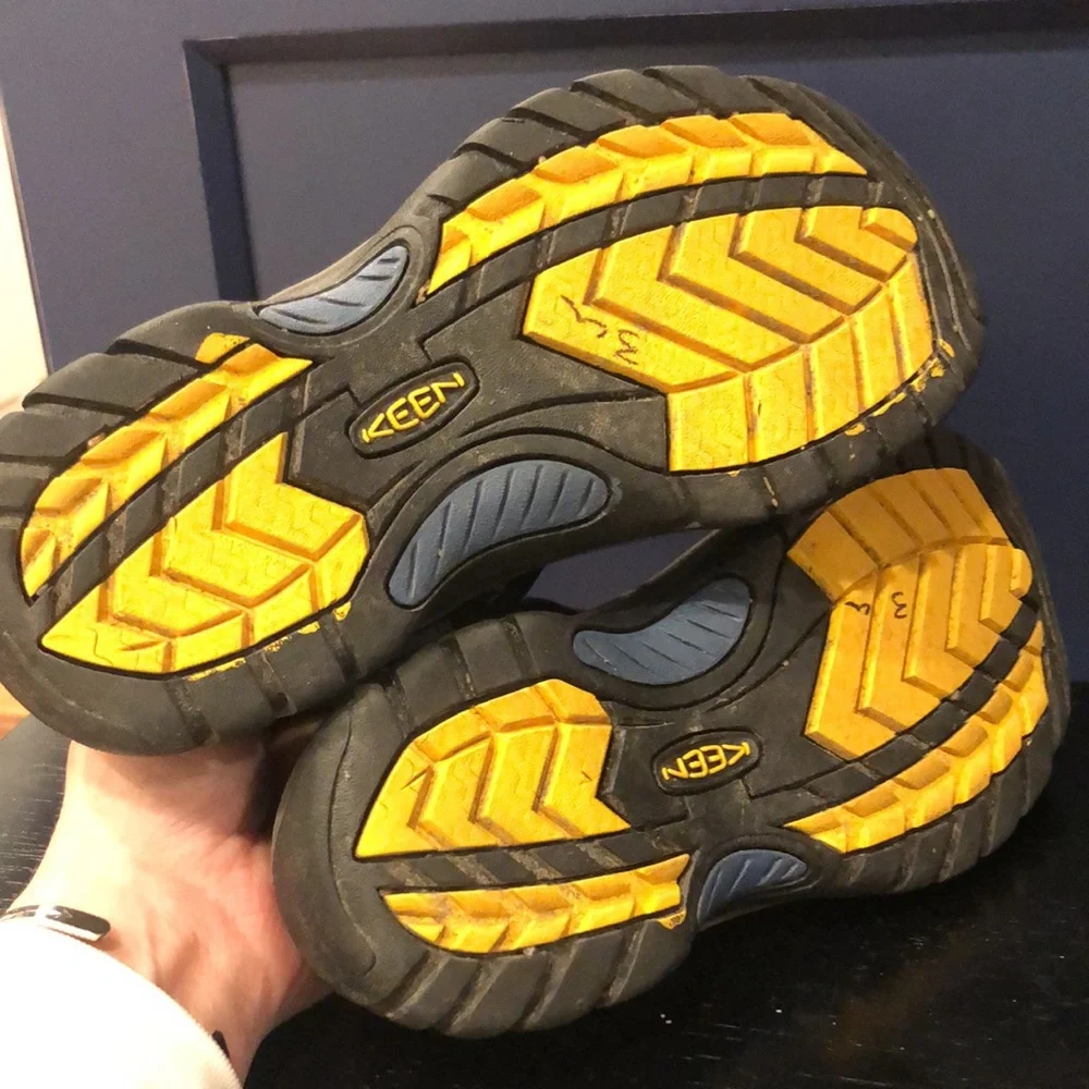🎉🎉- Keen water shoes hiking camp 6 waterproof